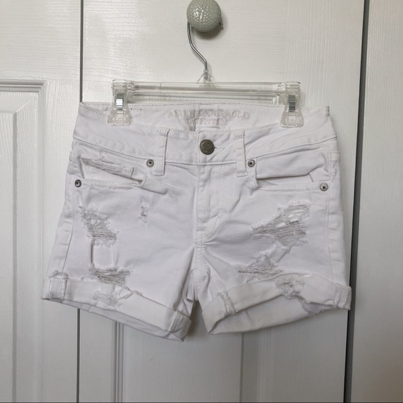 ⭐️American Eagle White Jean Short⭐️ - Picture 1 of 5